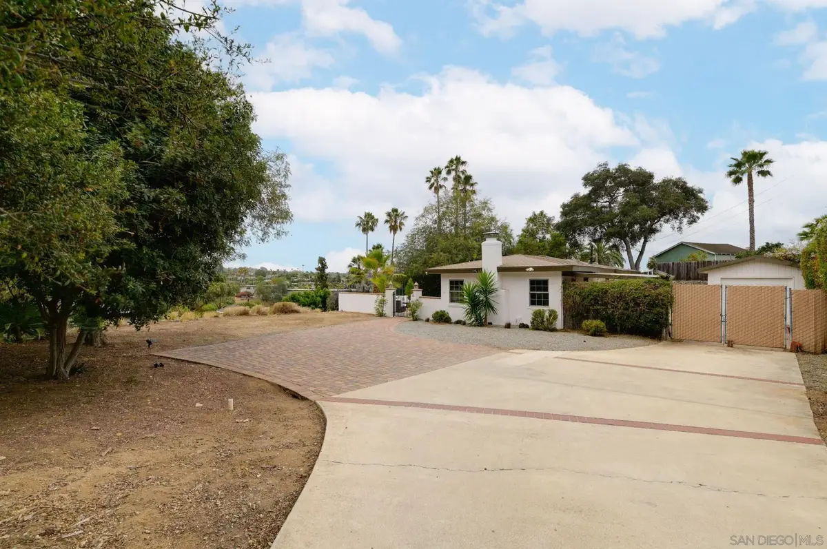 1005 Alta Vista, Vista, CA 92084 - #1