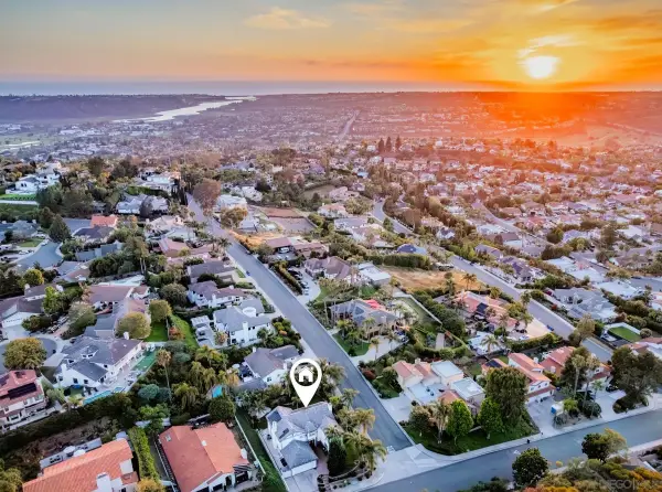 6823 Corintia St, Carlsbad, CA 92009