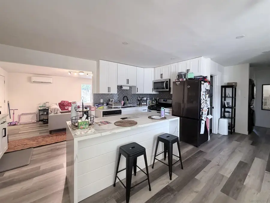 1171 Woodrail Dr, Vista, CA 92083 - #2