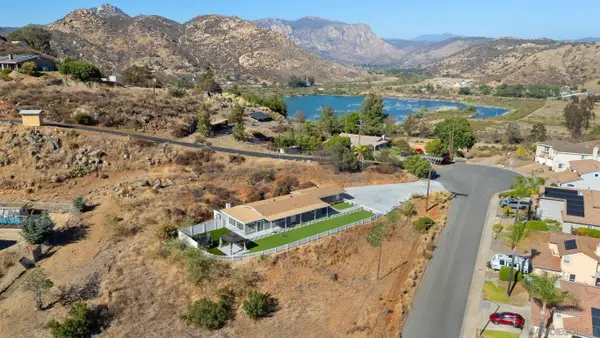 13312 Mapleview St, Lakeside, CA 92040