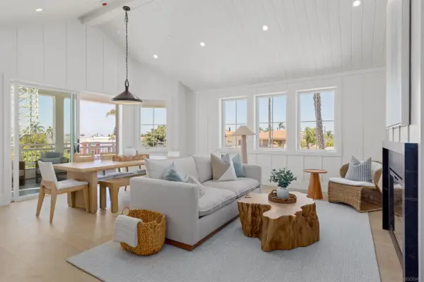 747 Orange Ave #303, Coronado, CA 92118