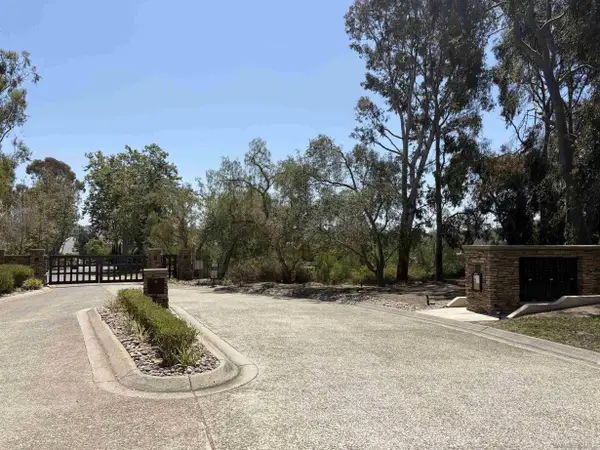 5591 W Meadows Del Mar #121, San Diego, CA 92130