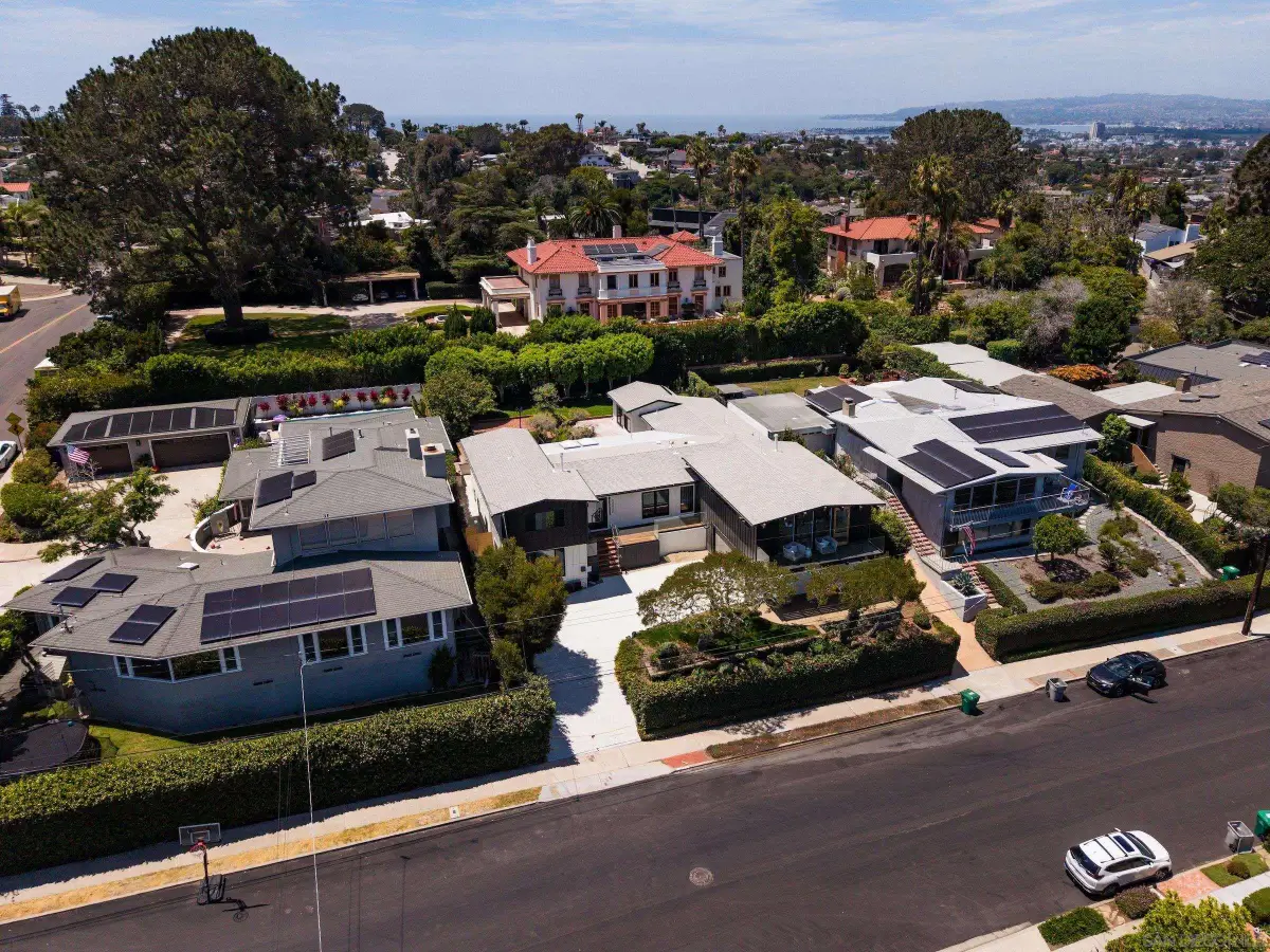3992 La Cresta Dr, San Diego, CA 92107 - #1