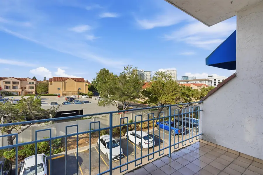 8310 Regents Rd #3H, San Diego, CA 92122 - #3