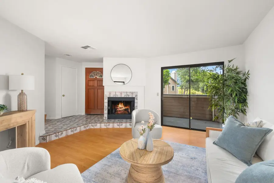 9260 Towne Centre Dr #17, San Diego, CA 92121 - #3