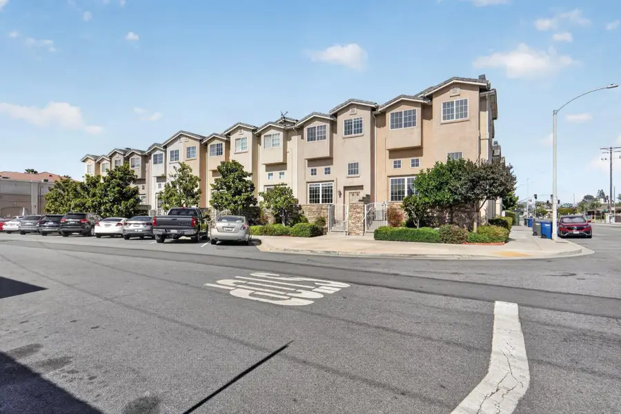 138 W Douglas Ave, El Cajon, CA 92020 - #2