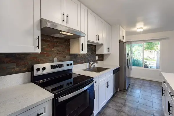 2388 Grand, San Diego, CA 92109