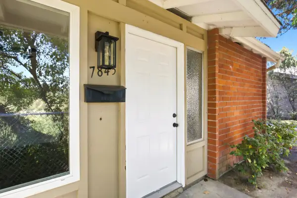 7843 Camino Glorita, San Diego, CA 92122