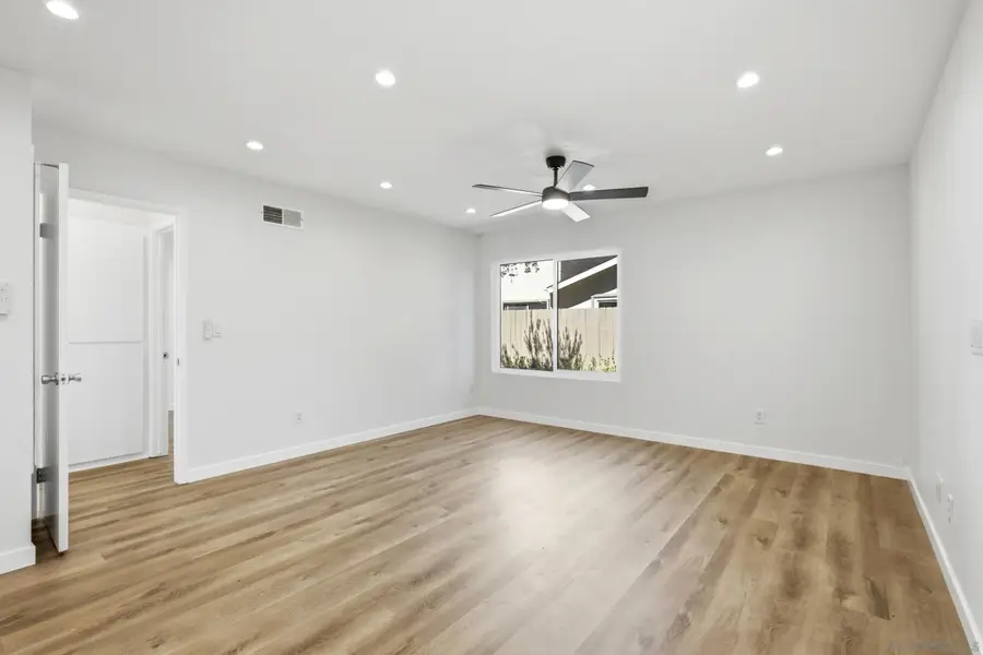 7843 Camino Glorita, San Diego, CA 92122 - #3