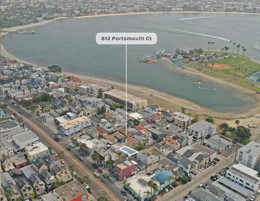 812 Portsmouth Ct #Q, San Diego, CA 92109 - #3