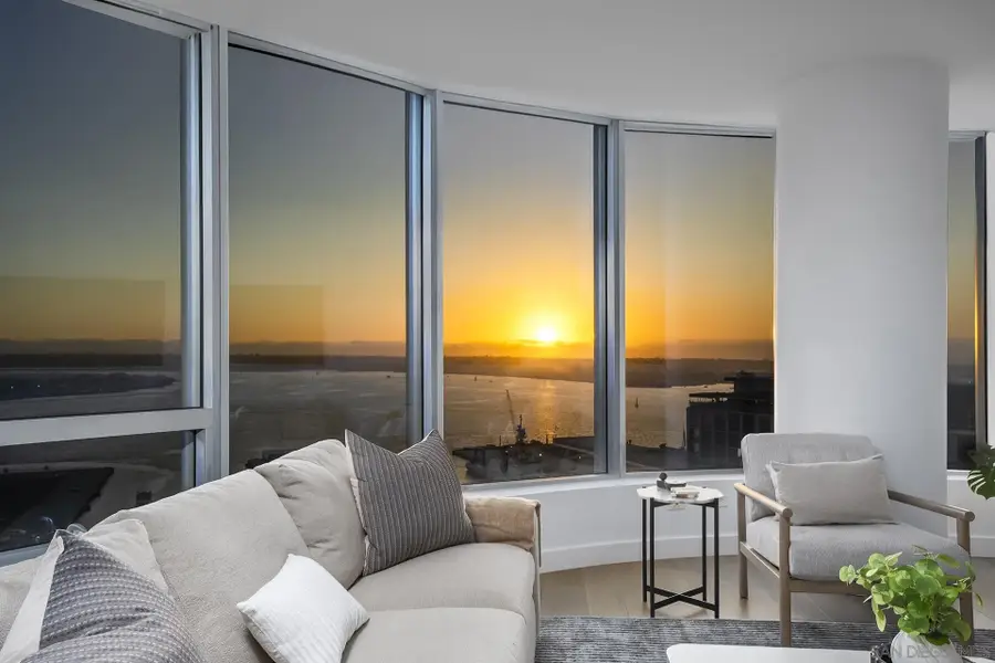 888 W E #2302, San Diego, CA 92101 - #3
