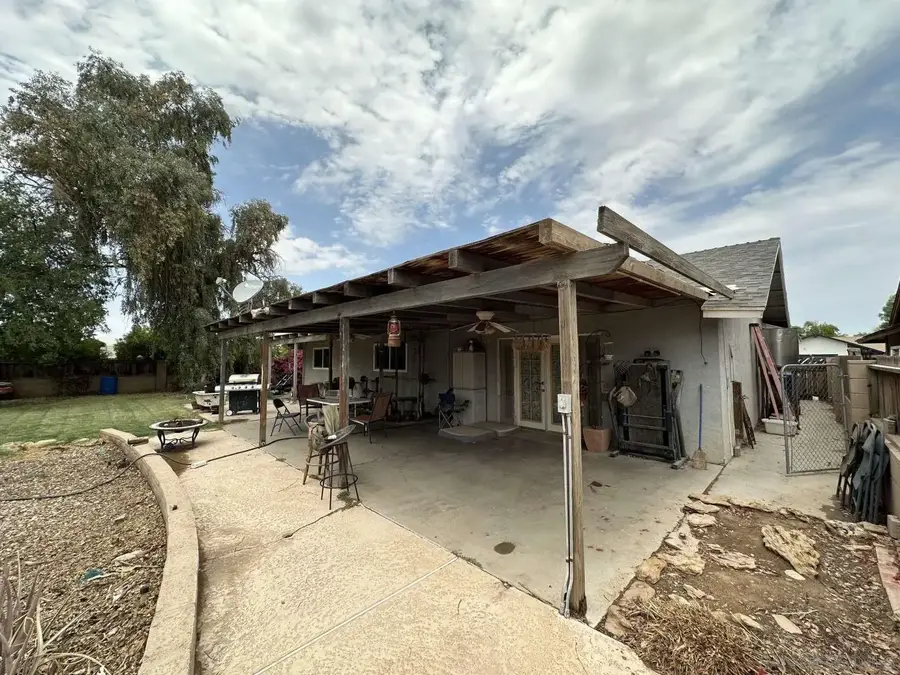 396 W Jones St, Brawley, CA 92227 - #3