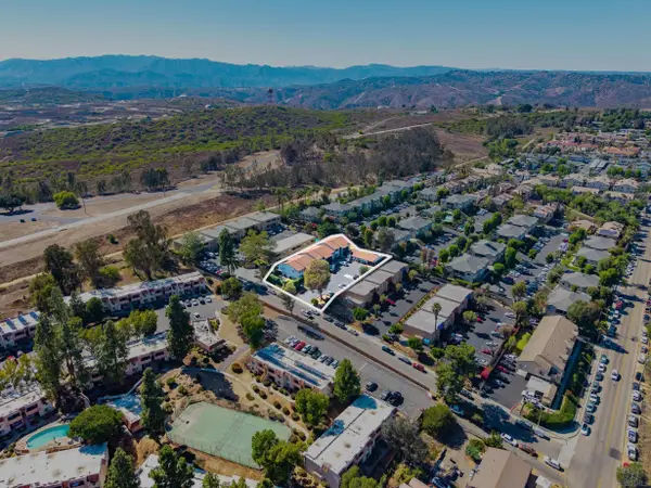 725 Alturas Lane, Fallbrook, CA 92028