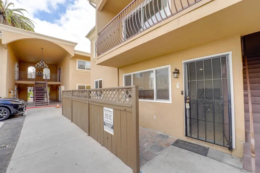188 S Lincoln Ave. #3, El Cajon, CA 92020 - #2