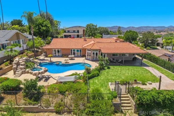 17563 Saint Andrews, Poway, CA 92064