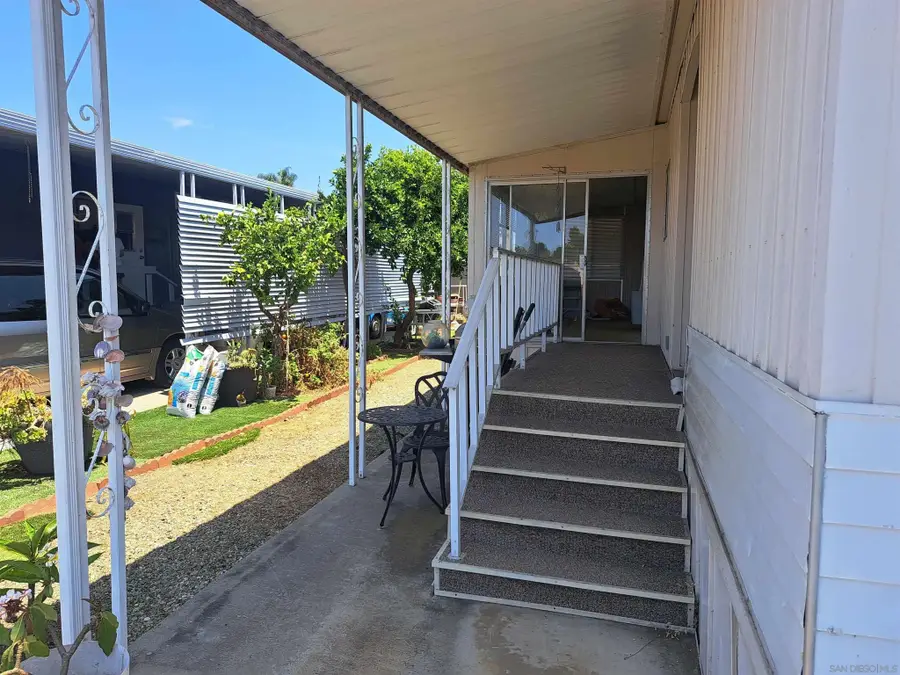 1010 E Bobier Dr #9, Vista, CA 92084 - #2