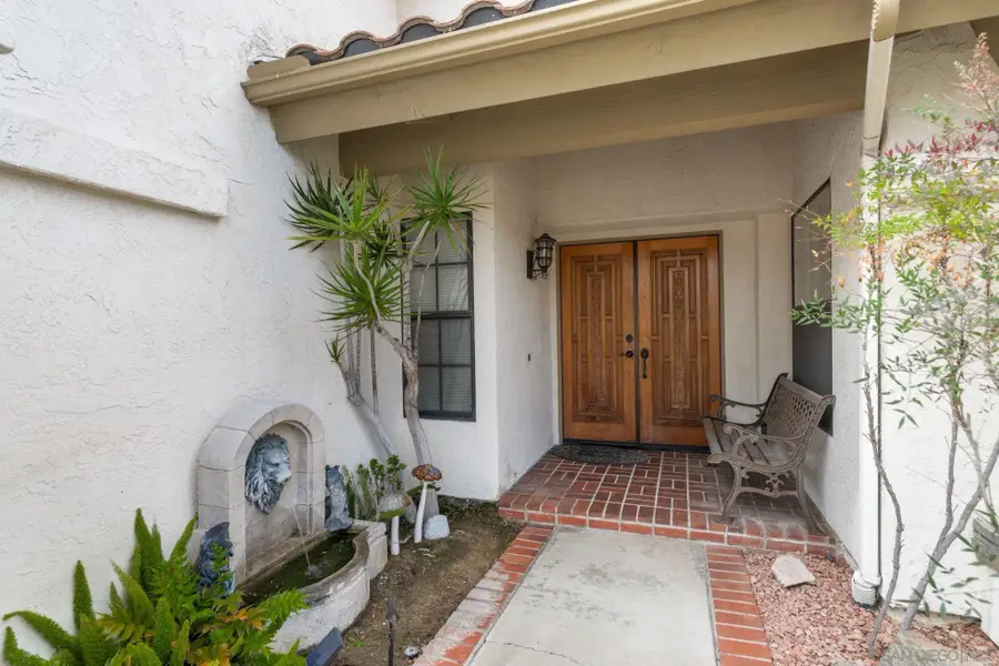 2087 Balboa Cir., Vista, CA 92081 - #2