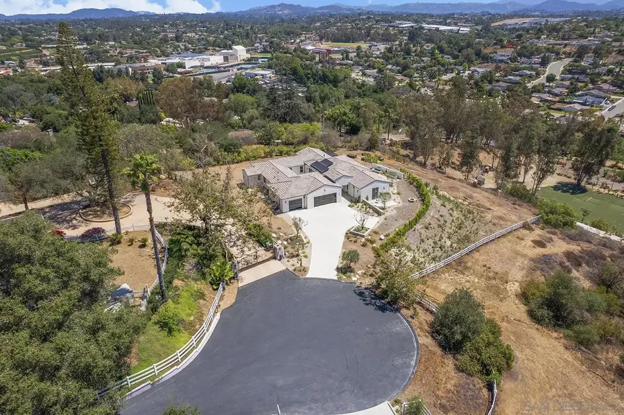 588 Twin Country Ln, Fallbrook, CA 92028 - #3