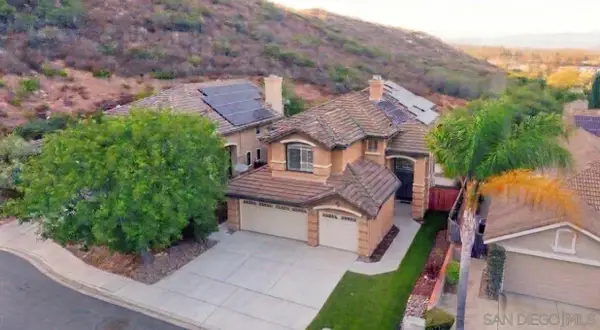 11912 Chalon, San Diego, CA 92128