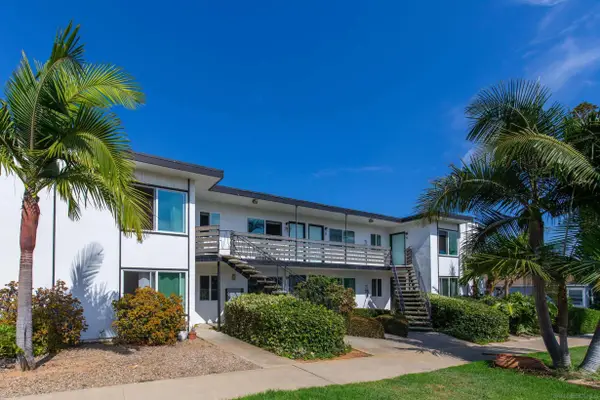 2003 Emerald Street, San Diego, CA 92109