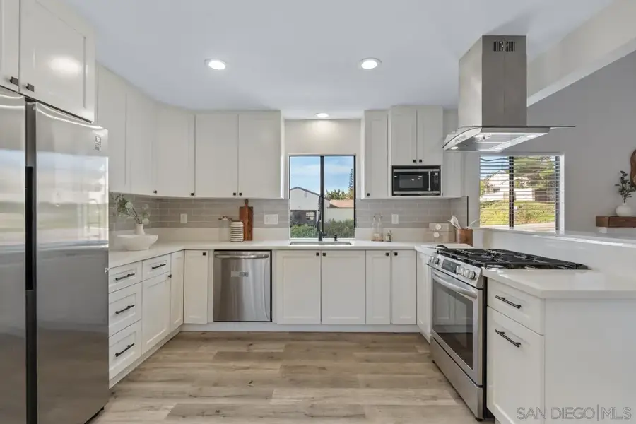 2053 Golden Circle Dr, Escondido, CA 92026 - #2