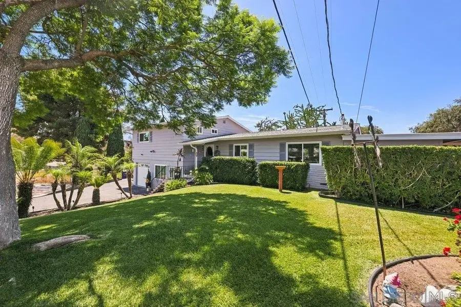 625 Corona Ct, Vista, CA 92081 - #2