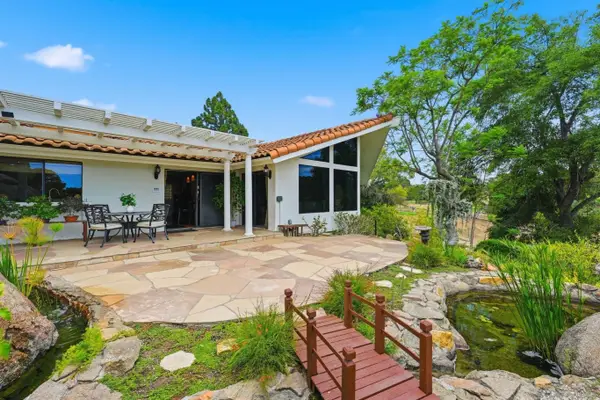 10649 Meadow Glen Way E, Escondido, CA 92026
