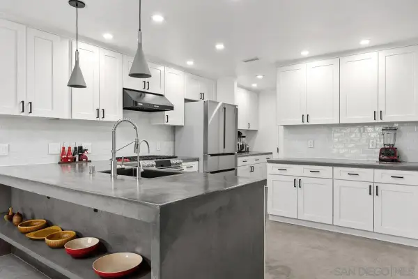 3152 Avenida Topanga, Carlsbad, CA 92009