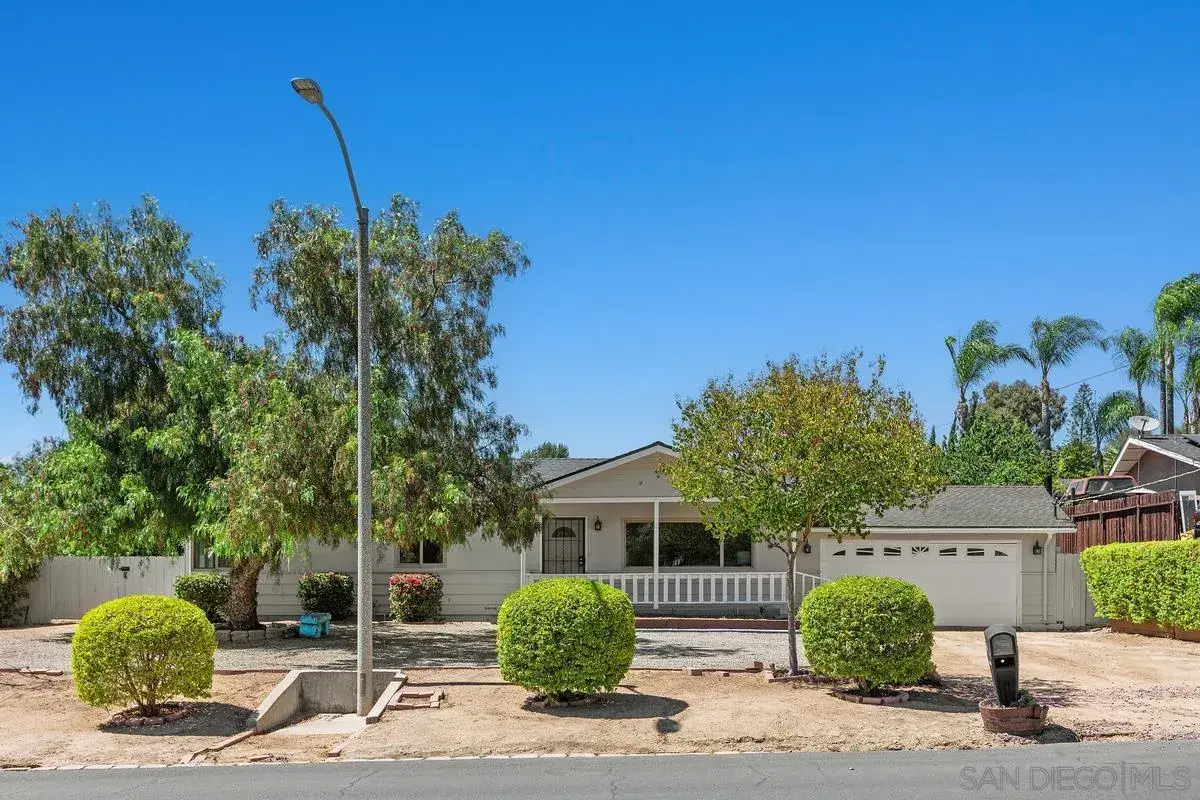 2738 Oak Hill Dr, Escondido, CA 92027 - #1