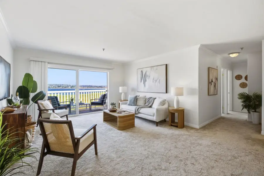 4015 Crown Point Dr #P6, San Diego, CA 92109 - #2