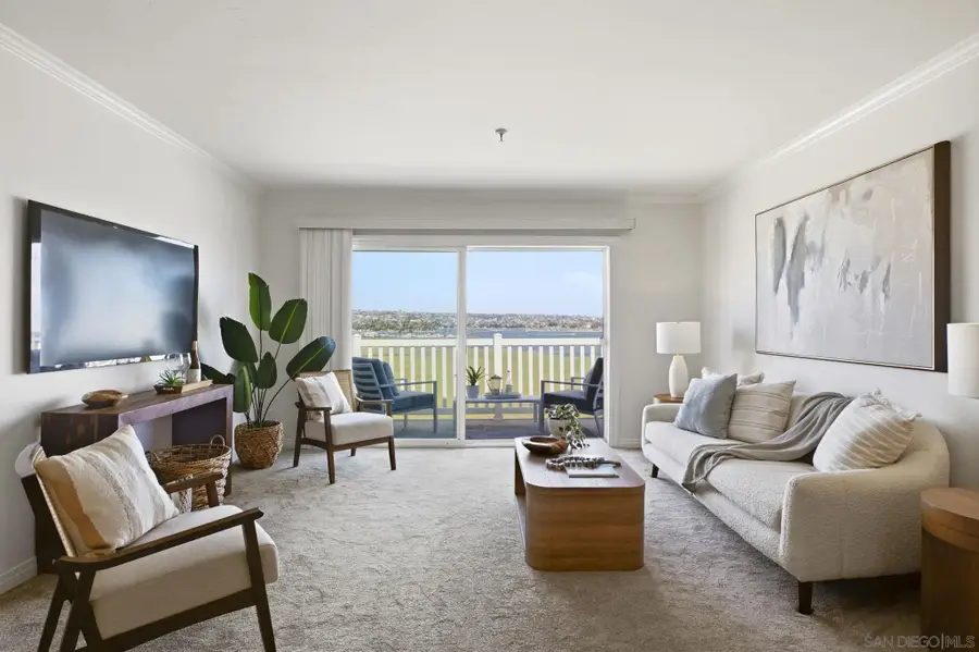 4015 Crown Point Dr #P6, San Diego, CA 92109 - #3