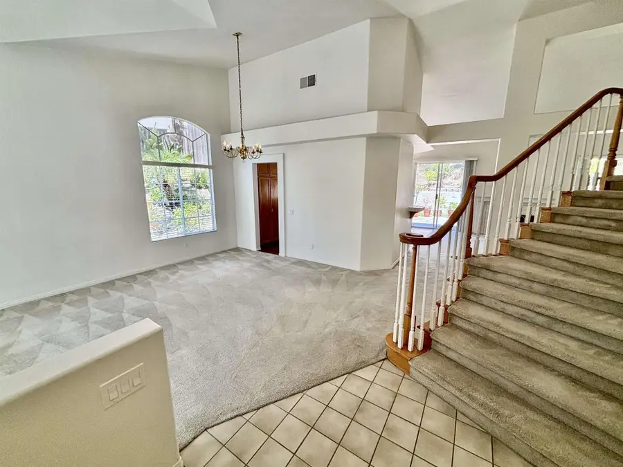 653 Cantara Ln, Vista, CA 92081 - #2