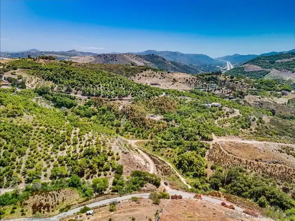 31675 Rancho Amigos Rd #1, Bonsall, CA 92003