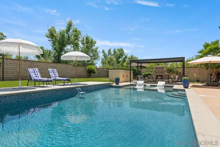 2340 Douglaston Glen, Escondido, CA 92026 - #2