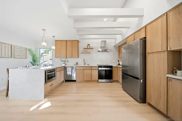 4751 Lamont St, San Diego, CA 92109