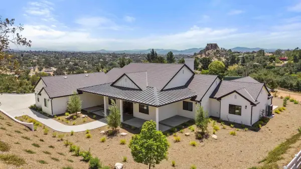 575 Twin Country Lane, Fallbrook, CA 92028