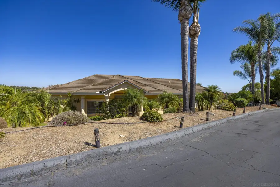1221 Palomares Ct., Fallbrook, CA 92028 - #3