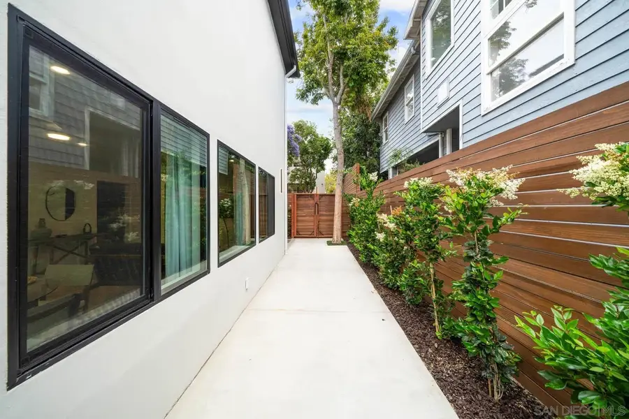 7372-7374 Fay Ave, La Jolla, CA 92037 - #2