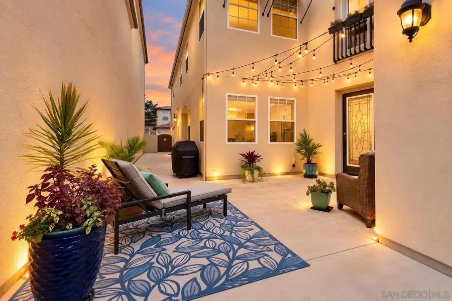 2955 Farragut, San Diego, CA 92106 - #2