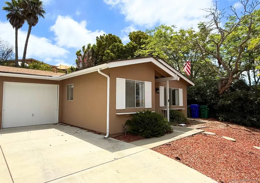 3671 Campus Dr, Oceanside, CA 92056 - #2