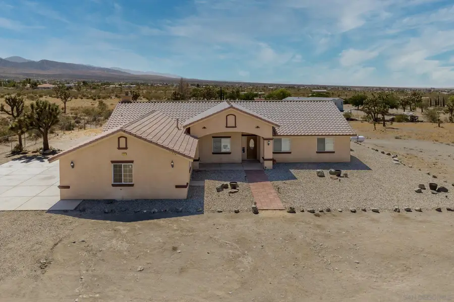11926 Golden View Road, Pinon Hills, CA 92372 - #2