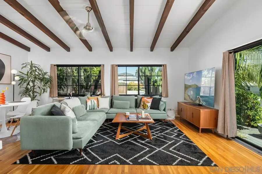 2076 Emerald St, San Diego, CA 92109 - #2