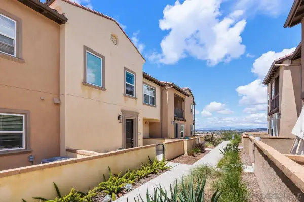 170 Diamante Rd, San Marcos, CA 92078