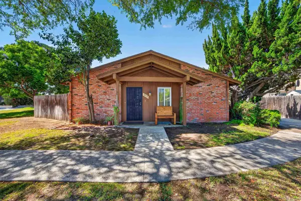 8318 Panorama Ridge Ct, Spring Valley, CA 91977