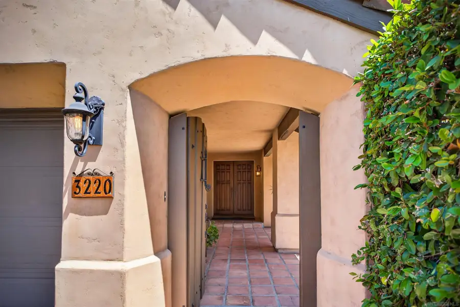 3220 Avenida Reposo, Escondido, CA 92029 - #2