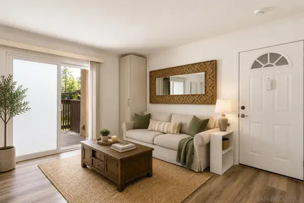 8581 Villa La Jolla #J, La Jolla, CA 92037
