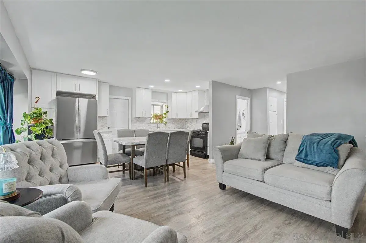 2646 Calle Serena, San Diego, CA 92139 - #1