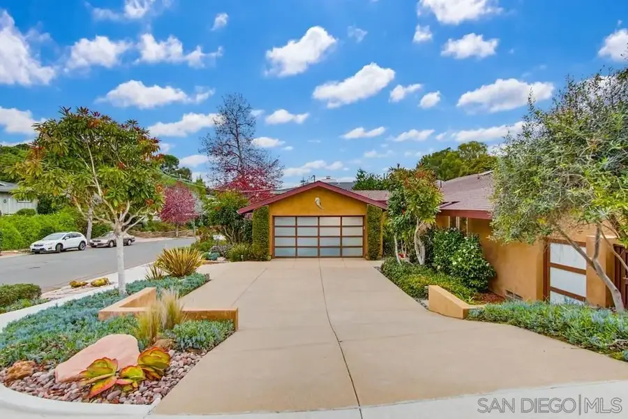 871 Gage Dr, San Diego, CA 92106 - Image #2