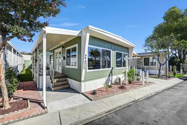 4942 1/2 Old Cliffs Rd., San Diego, CA 92120