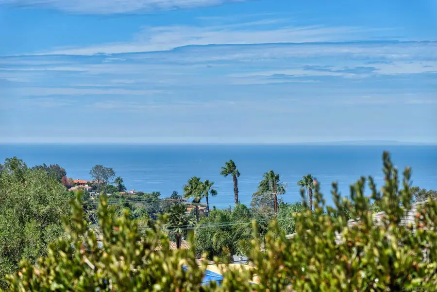 6381 Castejon, La Jolla, CA 92037 - #3
